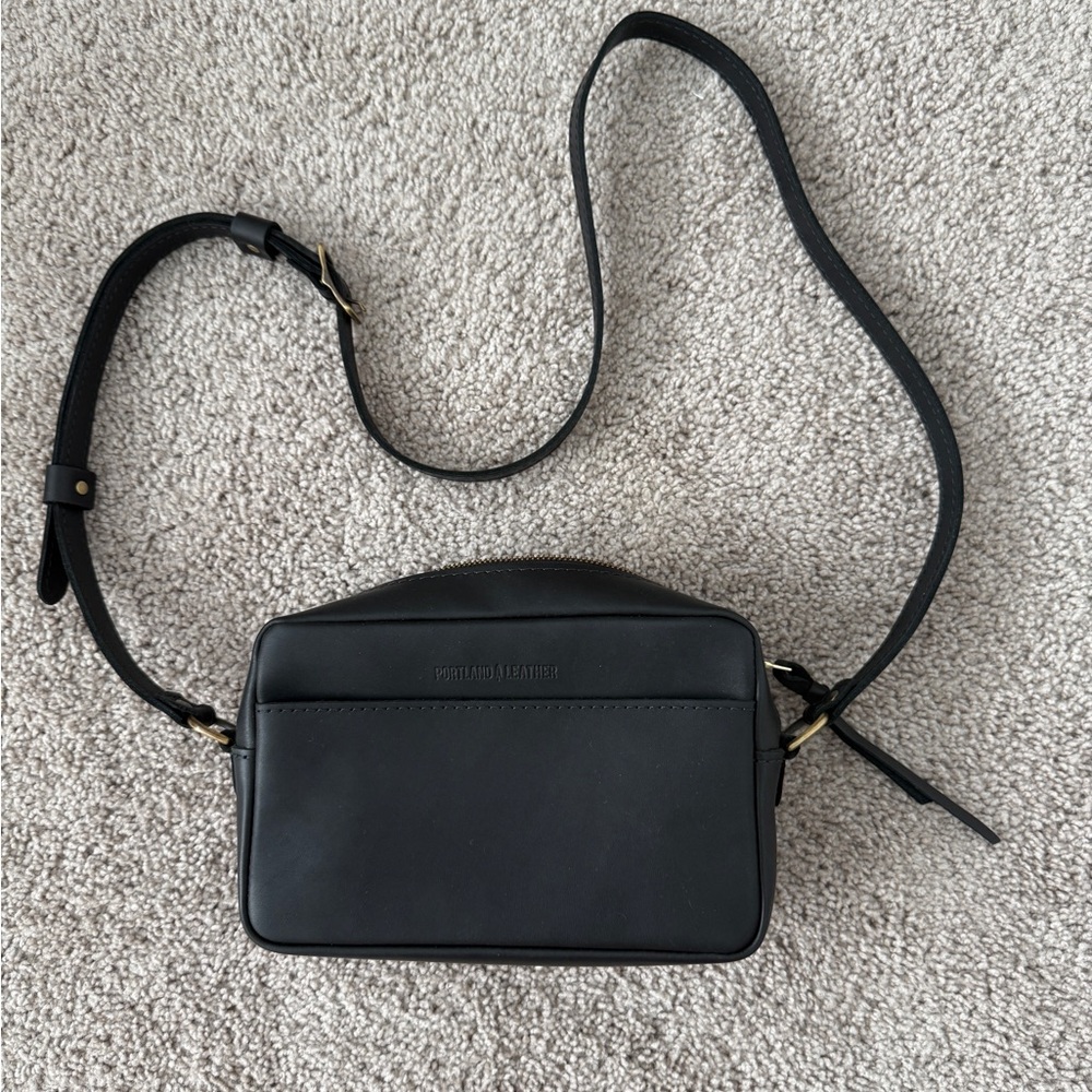 Portland Leather Black Crossbody Camera Bag